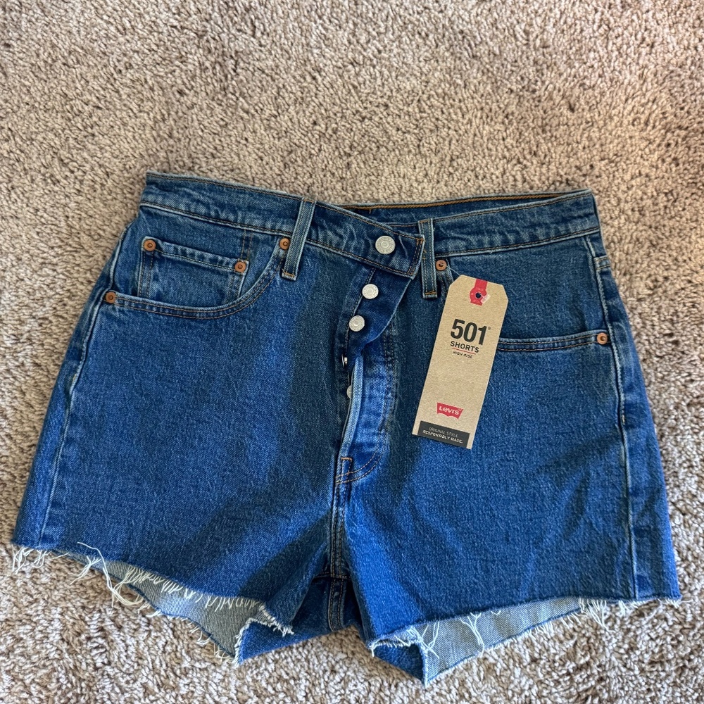 LEVI'S DARK WASH 501 SHORTS NWT!
